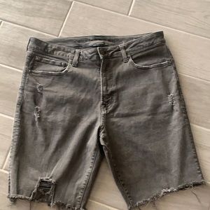 Mens A&E distressed gray shorts ..  size 34